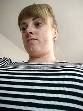 Snapshot of CoddessCrystal chatting on 10/14/25, 07:20 CoddessCrystal online show from 10/14/25, 07:20