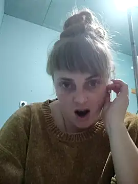 Snapshot of CoddessCrystal chatting on 12/21/25, 04:52 CoddessCrystal online show from 12/21/25, 04:52