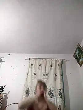 Snapshot of CoddessCrystal chatting on 12/17/25, 04:28 CoddessCrystal online show from 12/17/25, 04:28