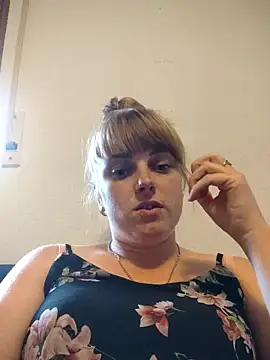 Snapshot of CoddessCrystal chatting on 09/16/25, 11:11 CoddessCrystal online show from 09/16/25, 11:11