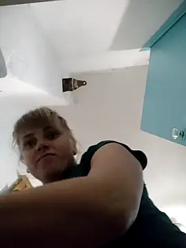 Snapshot of CoddessCrystal chatting on 11/06/25, 01:37 CoddessCrystal online show from 11/06/25, 01:37