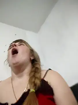 Snapshot of CoddessCrystal chatting on 11/10/25, 07:30 CoddessCrystal online show from 11/10/25, 07:30