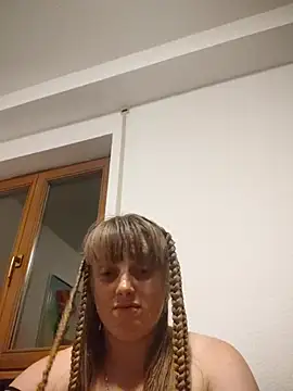 Snapshot of CoddessCrystal chatting on 09/30/25, 07:09 CoddessCrystal online show from 09/30/25, 07:09