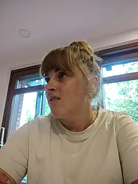 Snapshot of CoddessCrystal chatting on 09/14/25, 06:25 CoddessCrystal online show from 09/14/25, 06:25