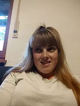 Snapshot of CoddessCrystal chatting on 09/25/25, 01:17 CoddessCrystal online show from 09/25/25, 01:17