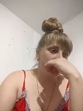 Snapshot of CoddessCrystal chatting on 10/10/25, 05:58 CoddessCrystal online show from 10/10/25, 05:58