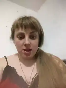 Snapshot of CoddessCrystal chatting on 01/05/26, 06:11 CoddessCrystal online show from 01/05/26, 06:11