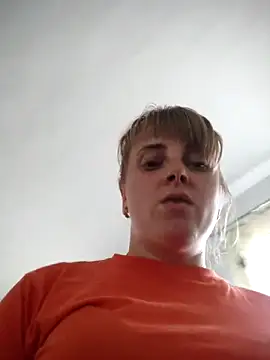 Snapshot of CoddessCrystal chatting on 10/23/25, 09:41 CoddessCrystal online show from 10/23/25, 09:41