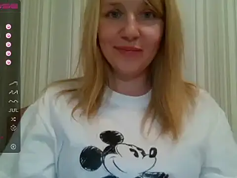 Snapshot of urbadkitty chatting on 03/01/25, 01:07 urbadkitty online show from 03/01/25, 01:07