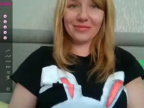 Snapshot of urbadkitty chatting on 02/20/25, 07:23 urbadkitty online show from 02/20/25, 07:23