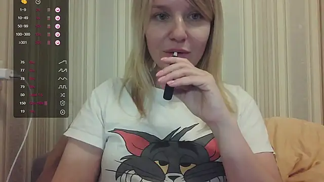 Snapshot of urbadkitty chatting on 09/19/25, 01:59 urbadkitty online show from 09/19/25, 01:59