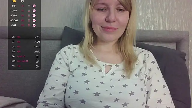 Snapshot of urbadkitty chatting on 10/20/25, 04:36 urbadkitty online show from 10/20/25, 04:36