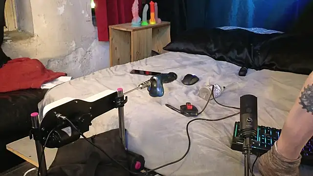 april show her online show from 04/22/26, 04:19