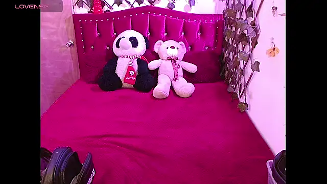 Melani cute02 online show from 04/09/26, 10:05