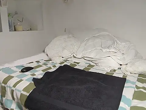 gymyagirlll online show from 12/16/25, 11:42