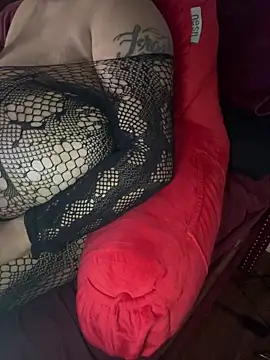 RoxiRedXXX online show from 05/07/26, 06:33