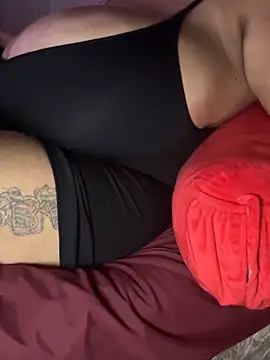 RoxiRedXXX online show from 05/05/26, 06:00