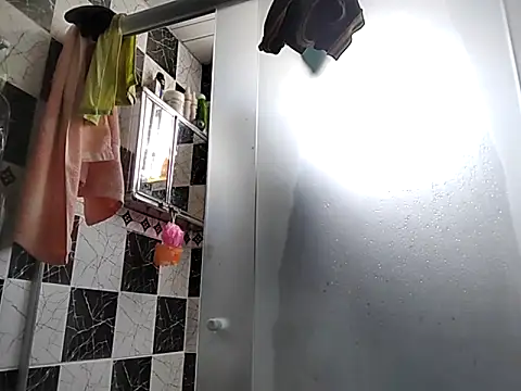 Snapshot of Binhosex2024 chatting on 10/18/25, 04:53 Binhosex2024 online show from 10/18/25, 04:53