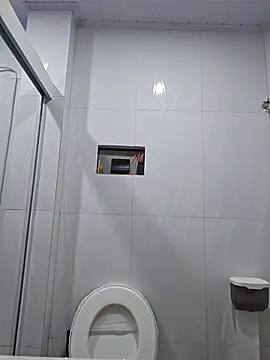 Snapshot of Binhosex2024 chatting on 02/17/25, 05:25 Binhosex2024 online show from 02/17/25, 05:25