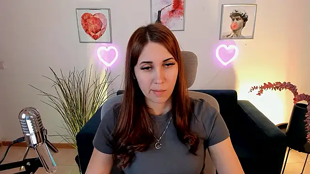 NellieMccaffrey online show from 12/04/24, 02:36