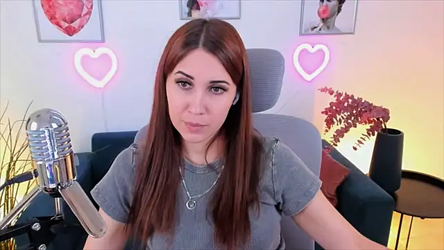 NellieMccaffrey online show from 12/18/24, 07:19