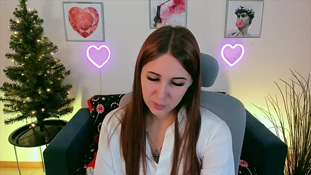 NellieMccaffrey online show from 12/25/24, 07:45