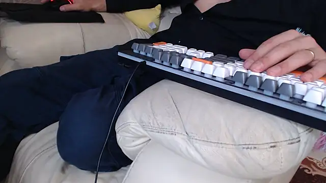 MrStraightDik online show from 11/18/25, 02:31