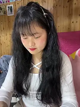 Snapshot of Anges893 chatting on 03/17/25, 01:39 Anges893 online show from 03/17/25, 01:39