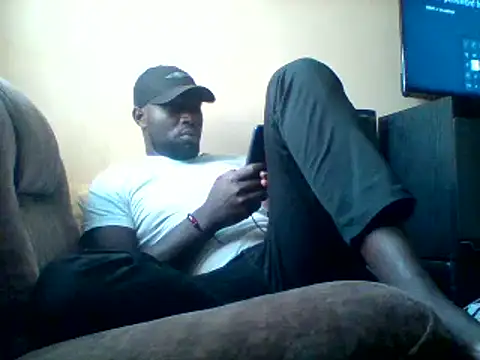 Snapshot of ClinDi chatting on 12/19/25, 01:46 ClinDi online show from 12/19/25, 01:46