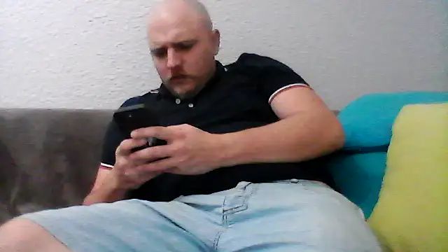 QueueFrenchie online show from 10/22/25, 07:57