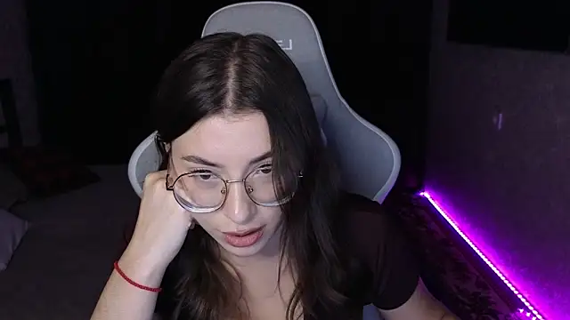 EuphoriaHaily online show from 11/26/25, 01:33