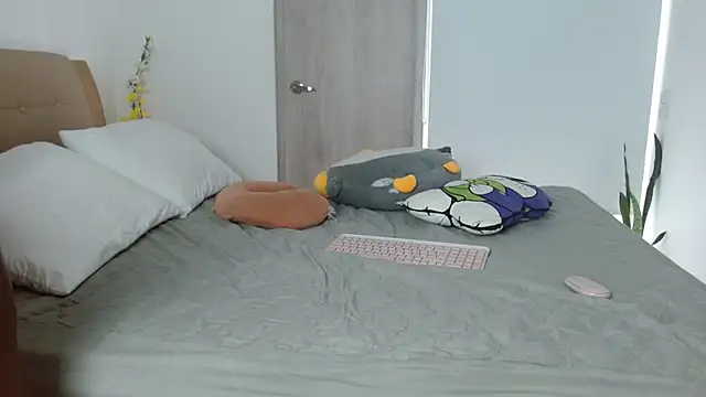 leidysauts online show from 12/23/24, 03:55