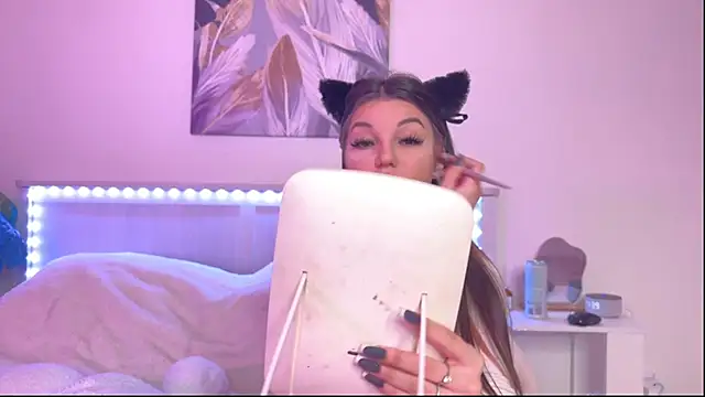 Veronica leal online show from 09/19/25, 08:40