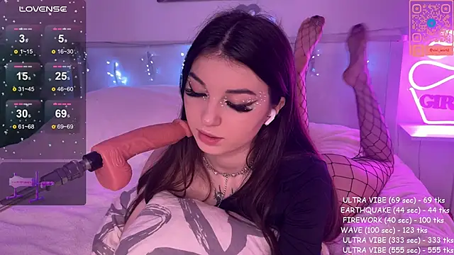 Veronica leal online show from 12/12/24, 11:06