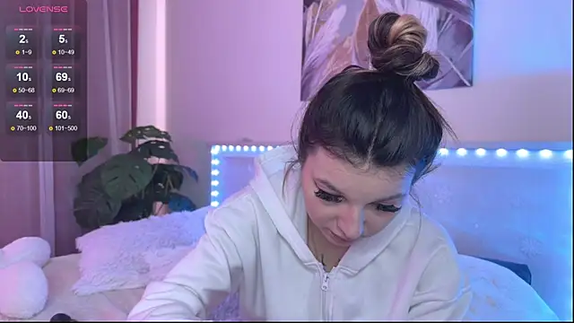 Veronica leal online show from 04/09/26, 07:14