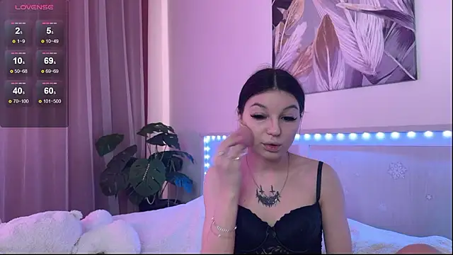 Veronica leal online show from 03/28/26, 08:48