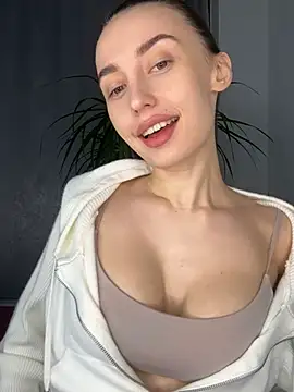 Polli Kiss online show from 02/21/25, 09:32
