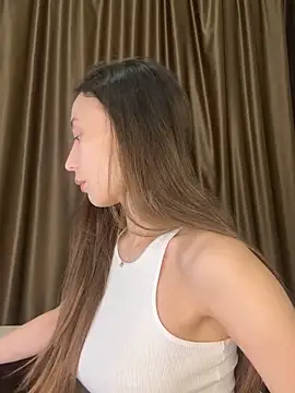 Polli Kiss online show from 11/06/25, 08:24