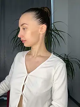 Polli Kiss online show from 03/13/25, 03:39