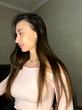 Polli Kiss online show from 12/16/25, 04:22