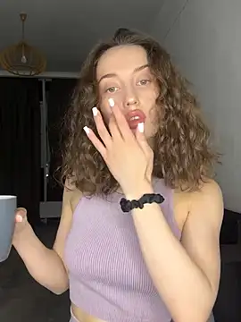 Polli Kiss online show from 03/07/25, 05:38