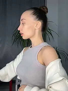 Polli Kiss online show from 03/18/25, 08:05