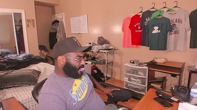 MrChuckDailyXXX online show from 10/08/25, 05:09