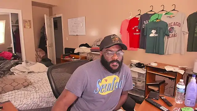 MrChuckDailyXXX online show from 11/05/25, 02:53