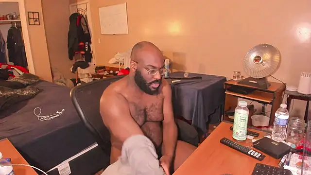 Snapshot of MrChuckDailyXXX chatting on 02/25/26, 10:37 MrChuckDailyXXX online show from 02/25/26, 10:37