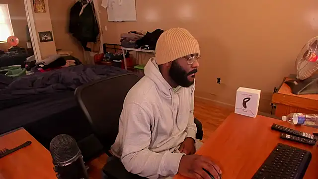 MrChuckDailyXXX online show from 12/23/24, 01:24