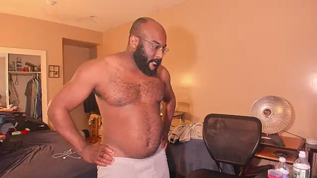 Snapshot of MrChuckDailyXXX chatting on 05/05/26, 04:15 MrChuckDailyXXX online show from 05/05/26, 04:15