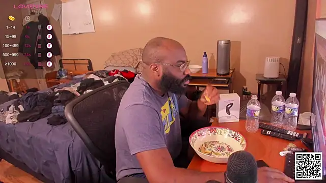 MrChuckDailyXXX online show from 12/12/24, 11:25
