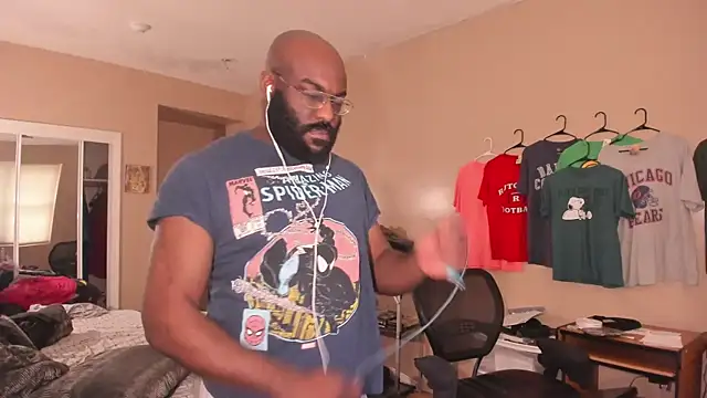 MrChuckDailyXXX online show from 11/06/25, 01:37