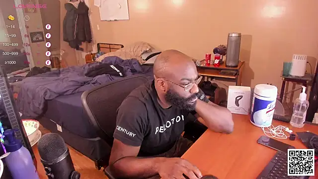MrChuckDailyXXX online show from 12/11/24, 06:09
